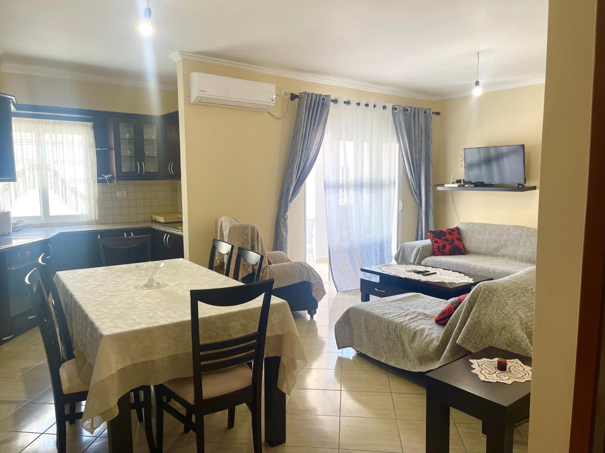 Ernest * Sarandë